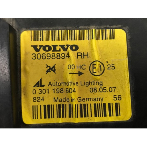 Фара передняя правая Volvo S40 30698894